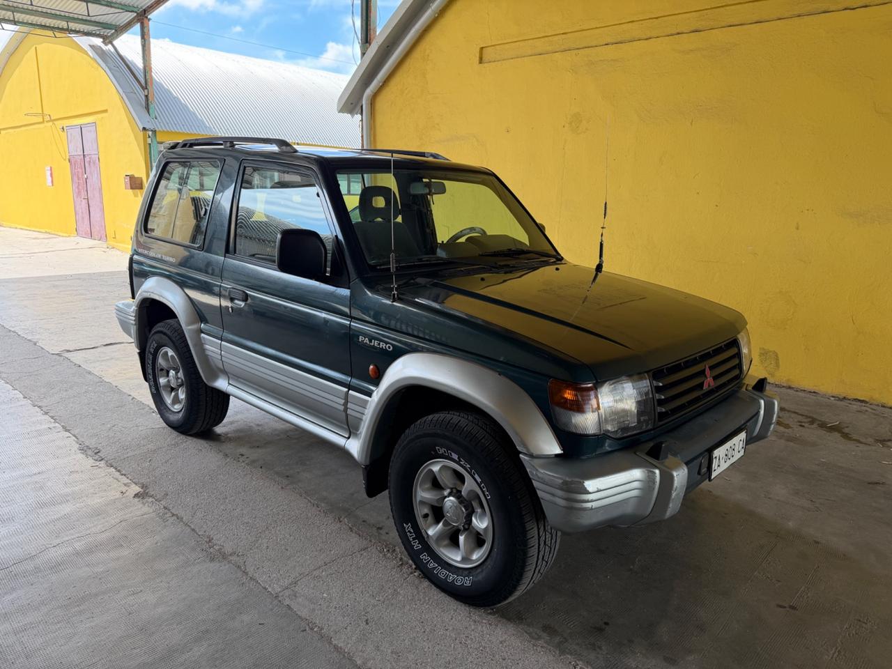 Mitsubishi Pajero 2.5 TDI GLS 3 porte Gancio T.