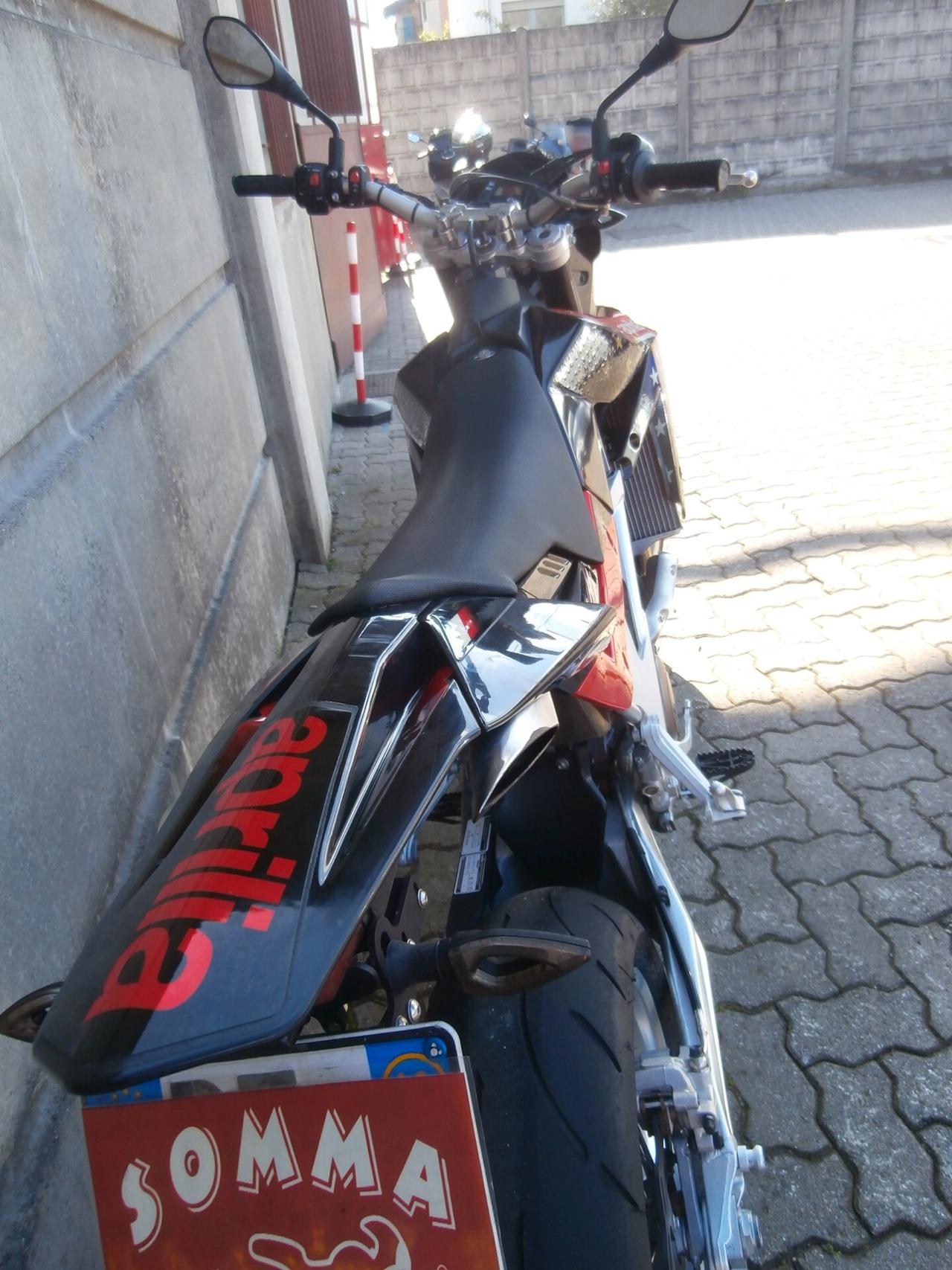 Aprilia SXV 450 (2007 - 14) passaggio incluso.