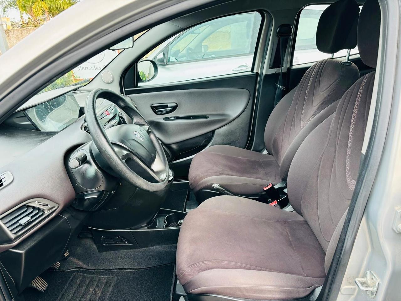 Lancia Ypsilon 1.2 69 CV 5 porte S&S Gold