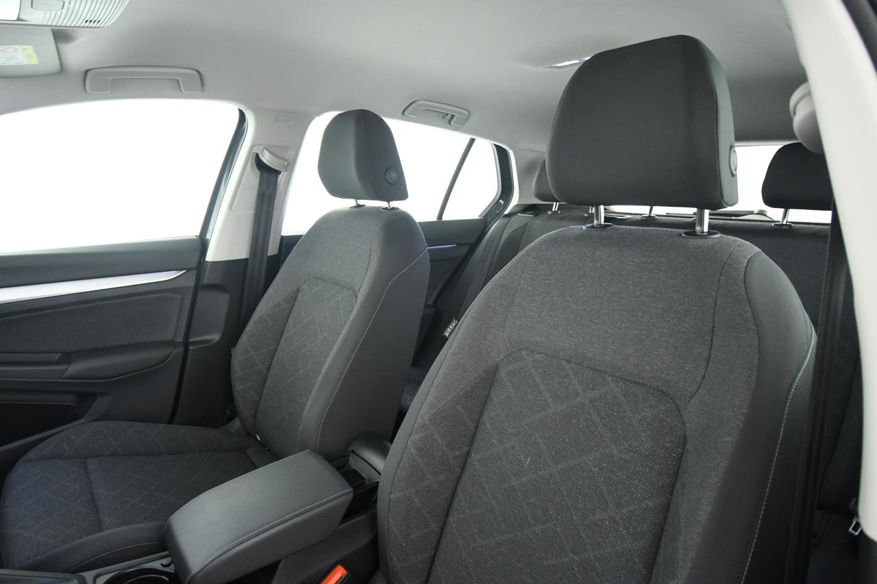 VOLKSWAGEN Golf 2.0 tdi Life 115cv dsg ACC+LED+NEOPATENTATI