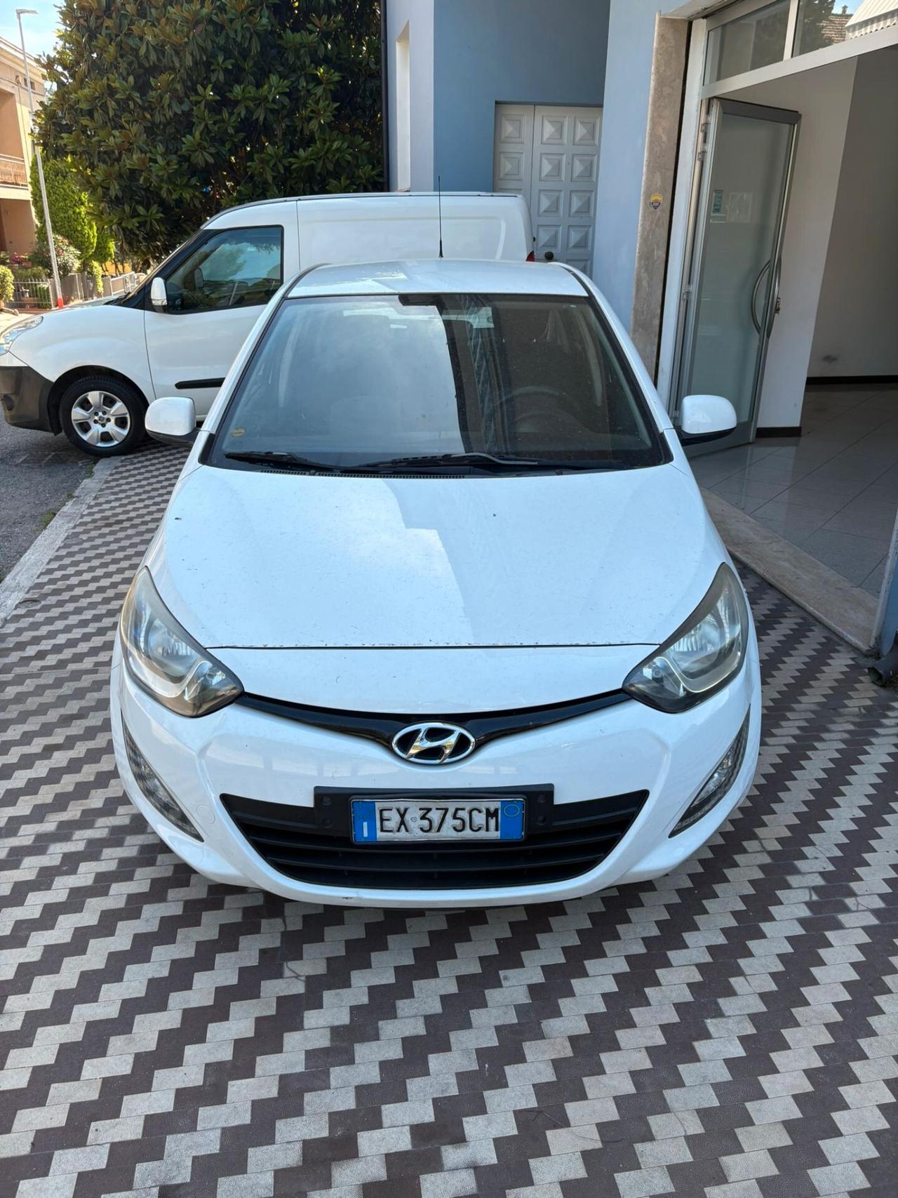 HYUNDAI i20 1.2 84 CV GPL EURO 5B 2014 – 284.000 KM – REVISIONATA – AUTO FUNZIONANTE