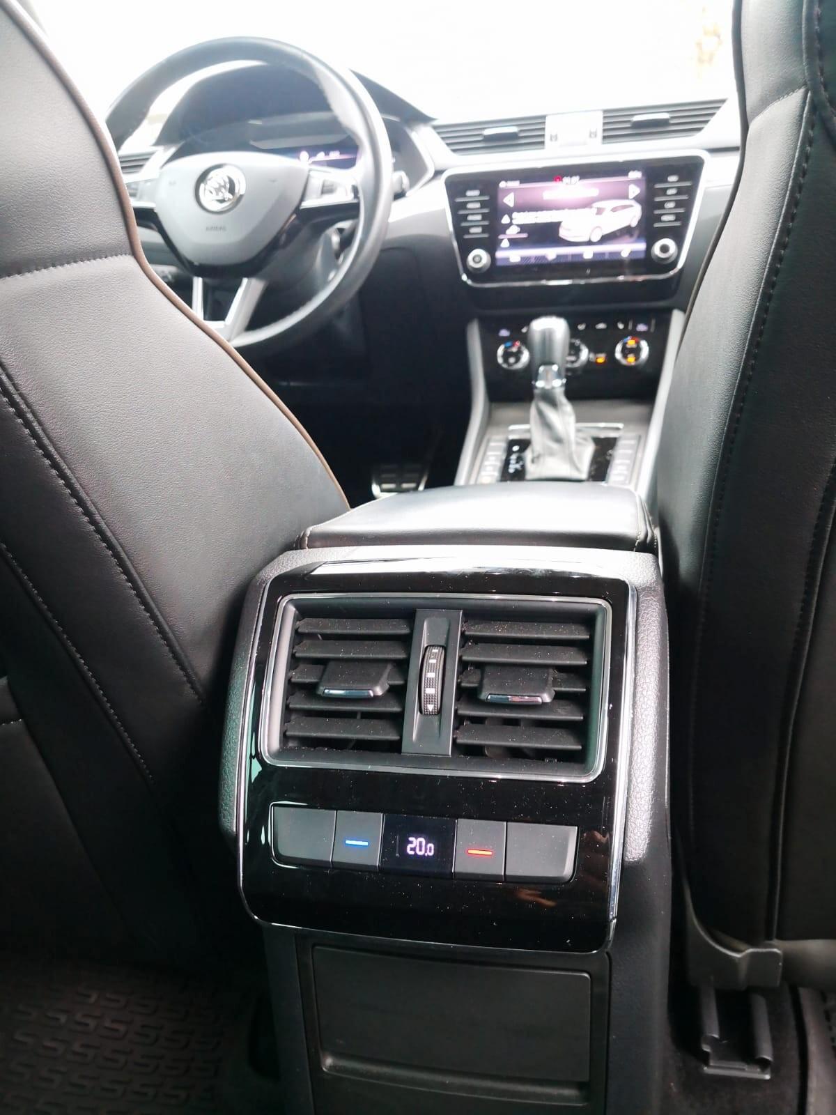 Skoda Superb 2.0 TDI 190 CV SCR DSG 4x4 Wagon Scout