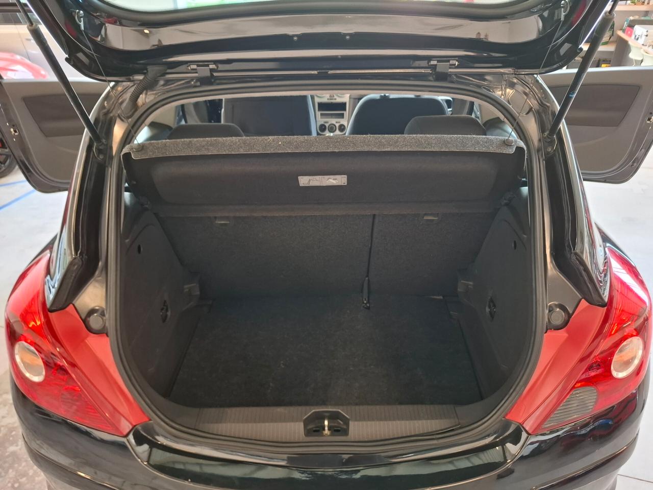 Opel Corsa 1.2 3 porte Sport