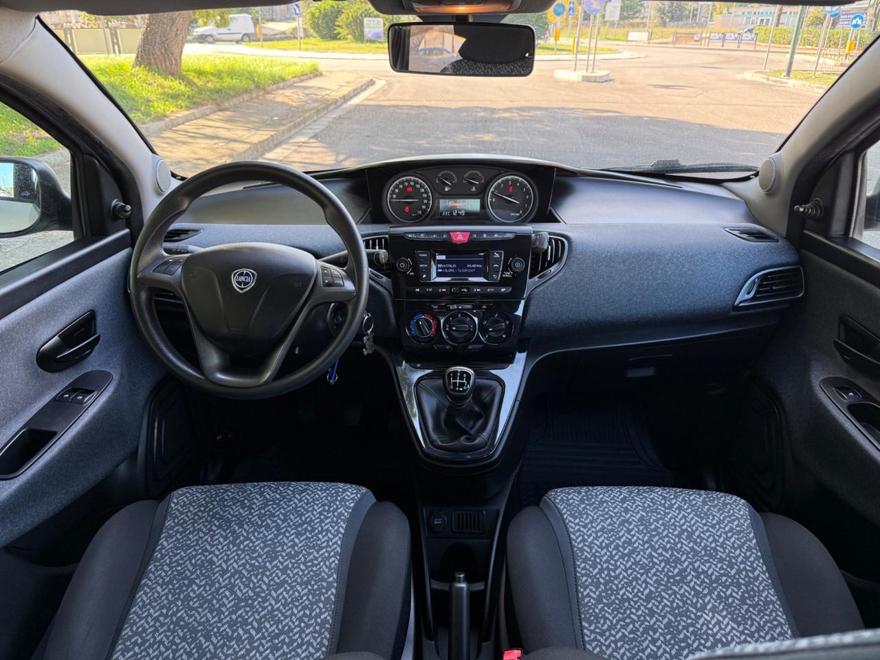 Lancia Ypsilon 1.2 69 CV 5 porte S&S Platinum