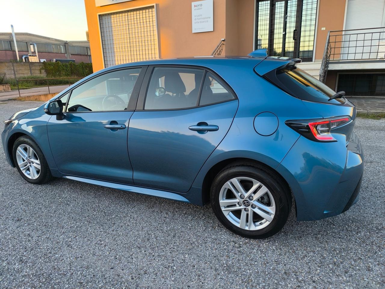 Toyota Corolla 1.8 Hybrid Active