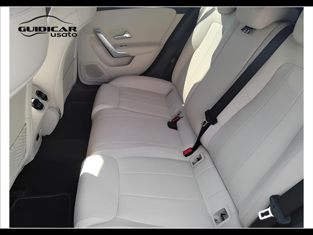 Mercedes-Benz CLA Sh.Brake - X118 - CLA Shooting Brake 180 d Sport auto