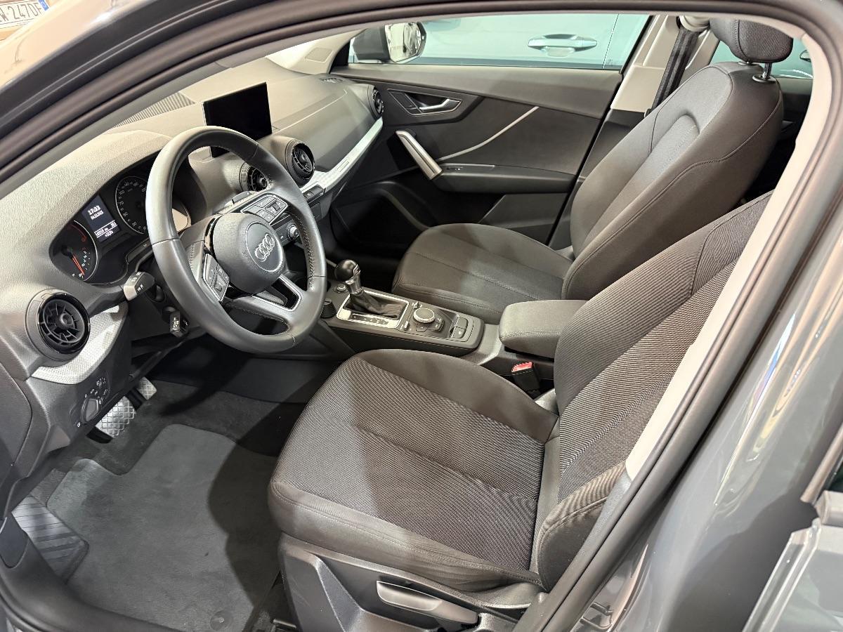 AUDI - Q2 - 1.6 TDI S tronic Business; Tetto panoramico apribile; Telecamera;
