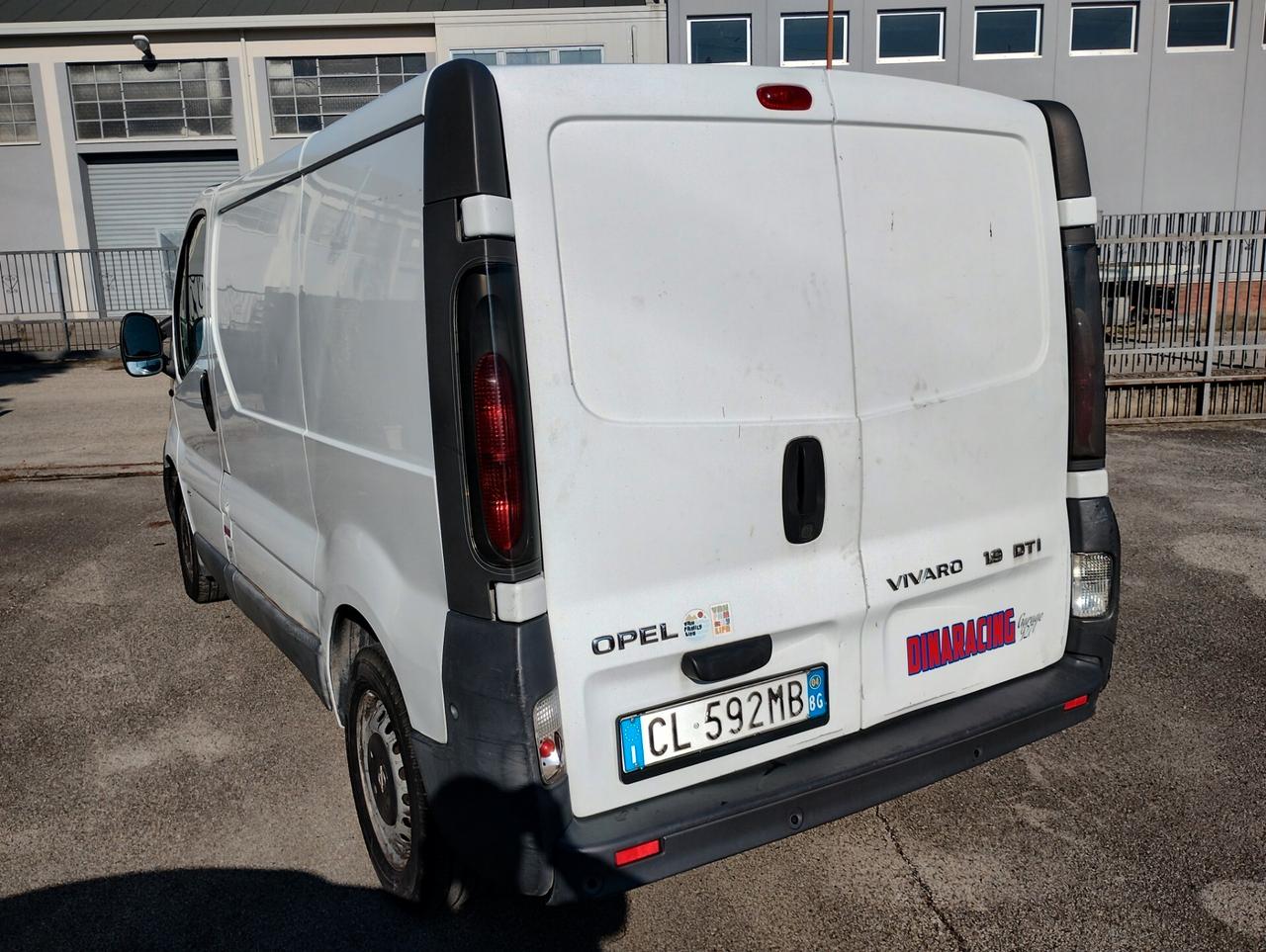 OPEL VIVARO 1.9 DIESEL 74KW 2004