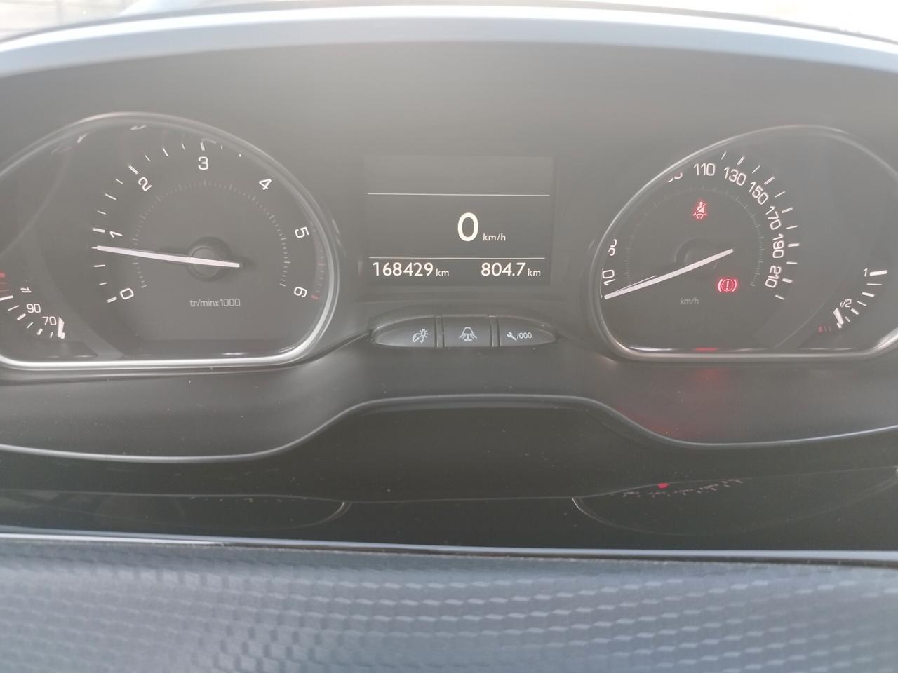 Peugeot 2008 BlueHDi 120 S&S Allure