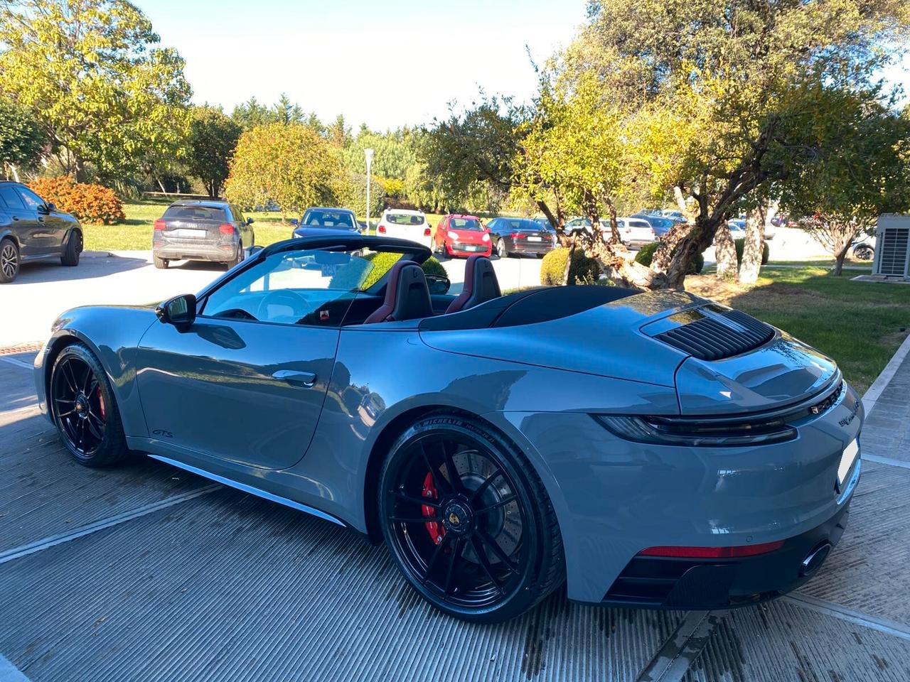 Porsche 911 Carrera 4 GTS Cabriolet