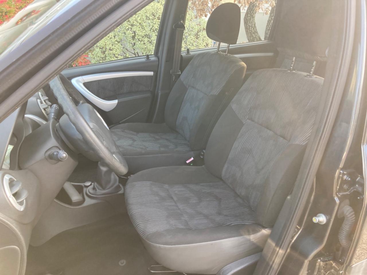 DACIA LOGAN 7 POSTI (KM 98.409)