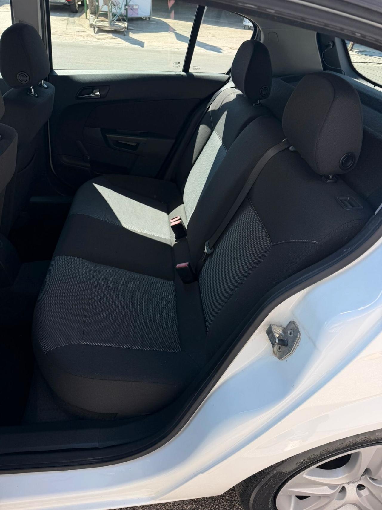 Opel Astra 1.4 16V GPL-TECH 5 porte Enjoy