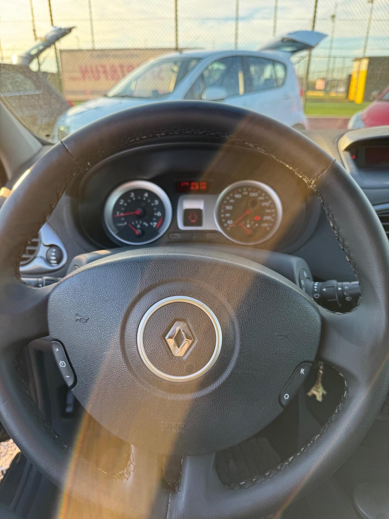 Renault Clio 1.2 16V 3 porte Le Iene