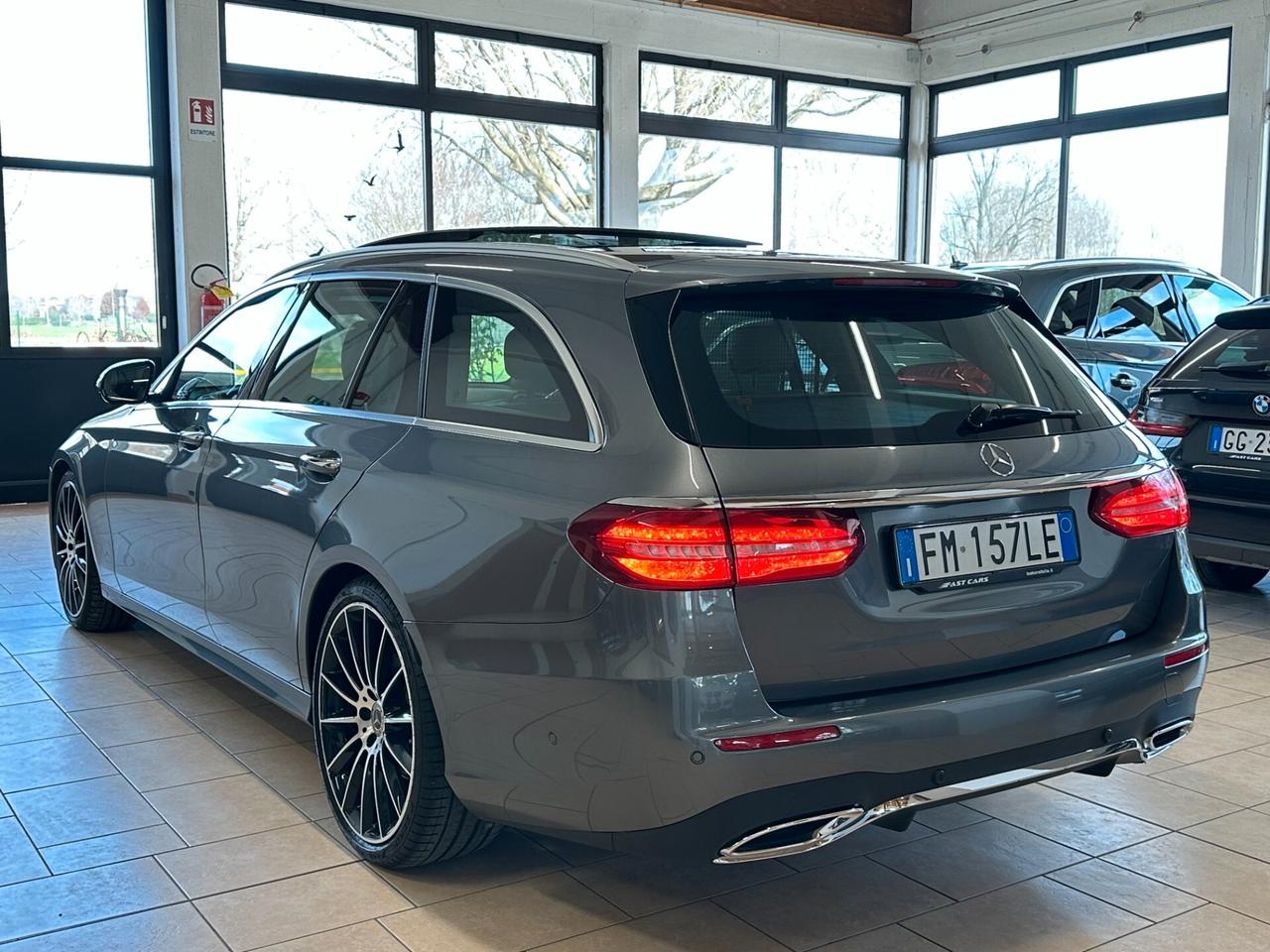 MERCEDES E 220 SW d PREMIUM PLUS AMG LUCI AMBIENTE*TETTO*CARPLAY