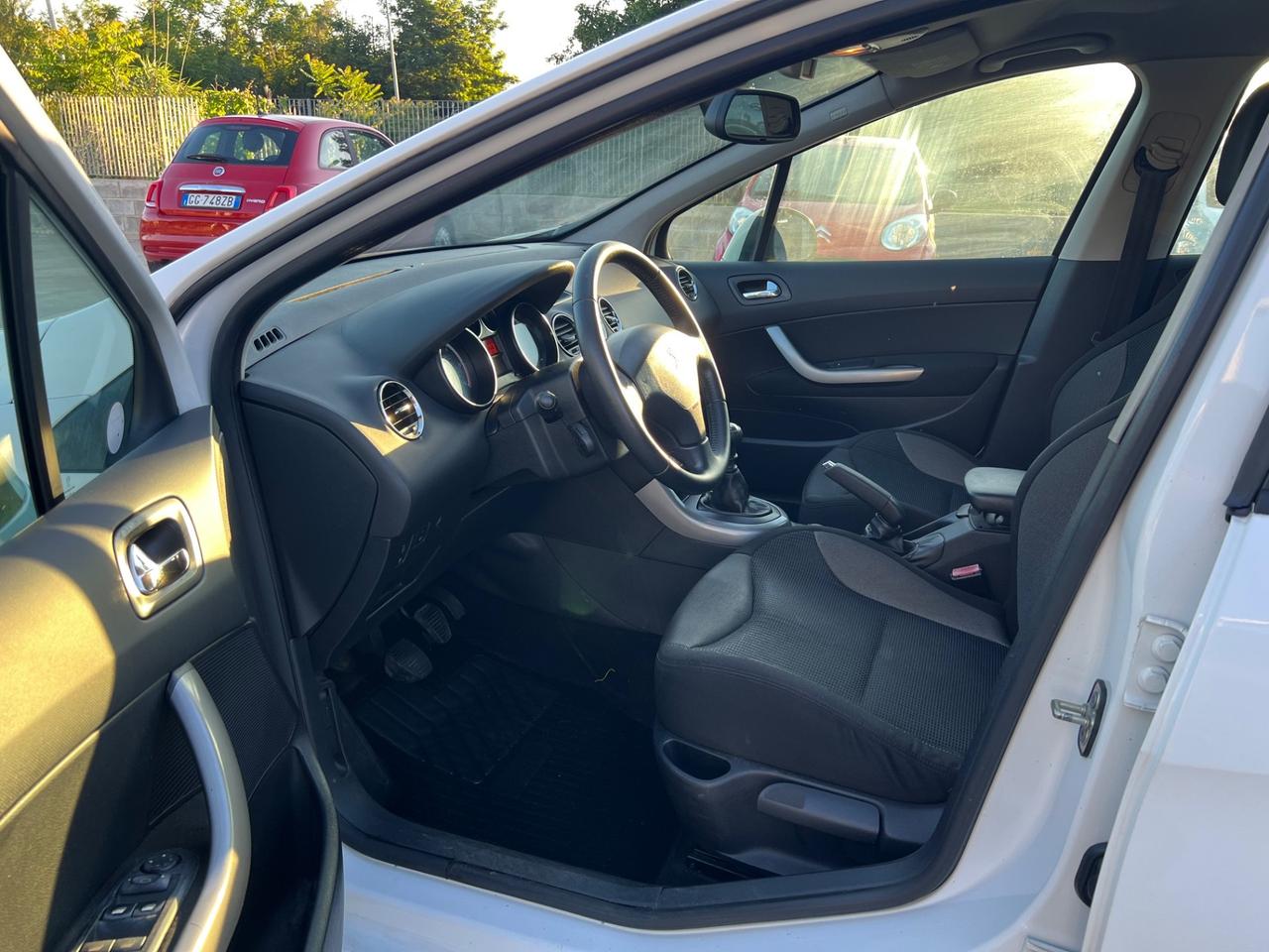 Peugeot 308 1.6 8V e-HDi 112CV Stop&Start 5p. Access