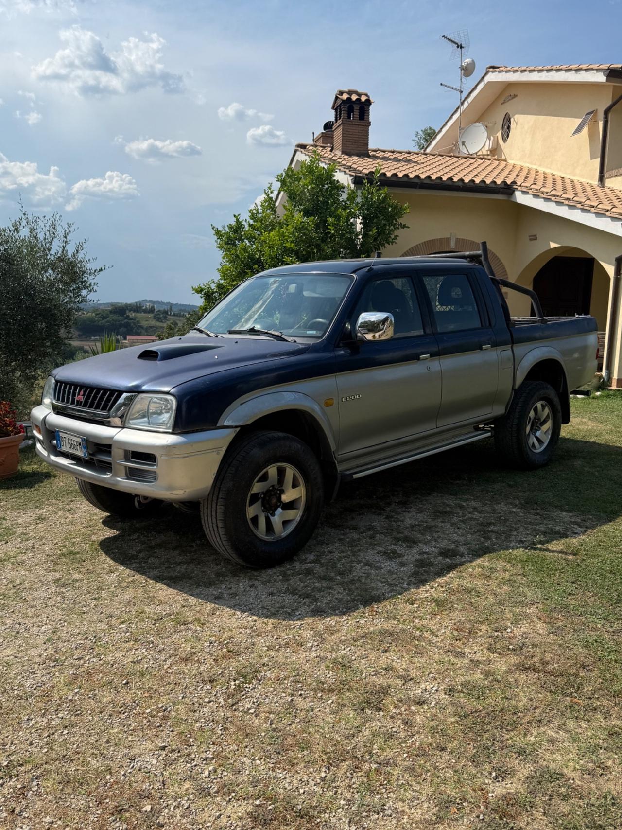 Mitsubishi L200 2.5 TDI 4WD Club Cab Pick-up GLS