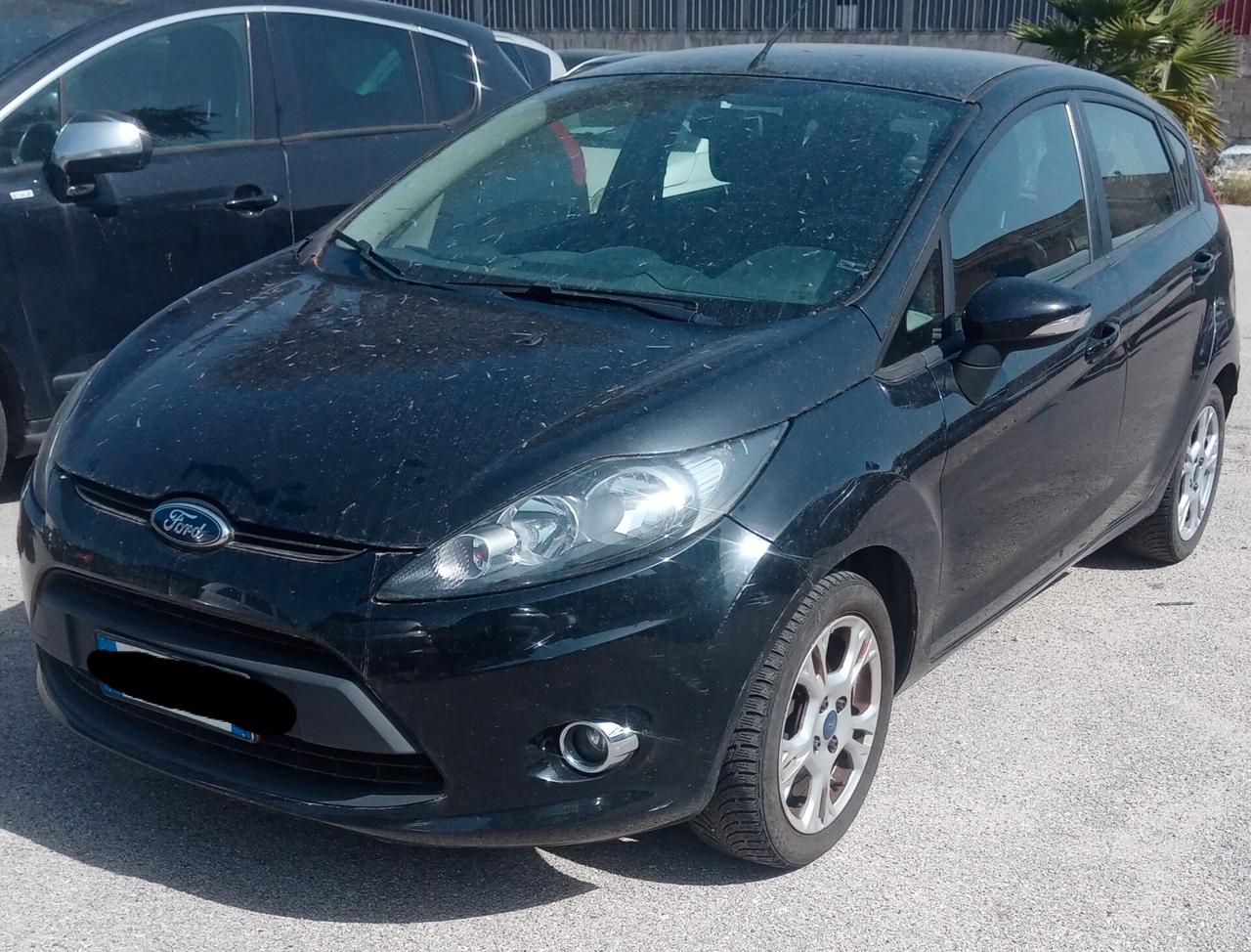 Ford Fiesta 1.4 TDCi 70CV 5 porte Titanium