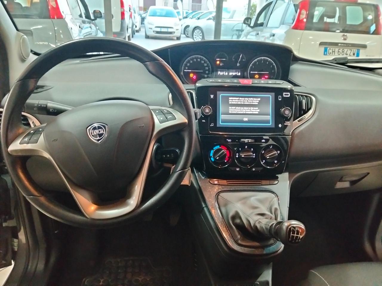 Lancia Ypsilon 1.0 FireFly 5 porte S&S Hybrid Ecochic Gold