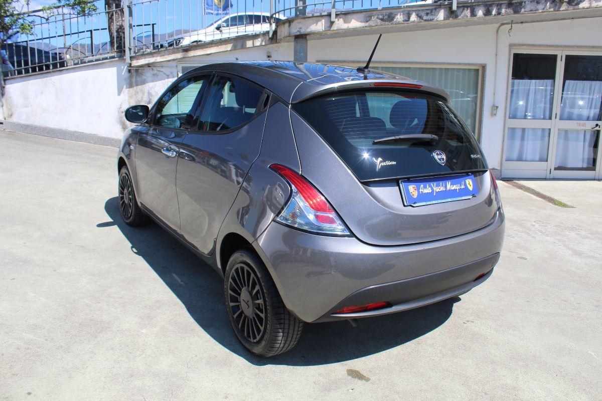 LANCIA - Ypsilon - 1.0 FireFly 5p.S&S Hyb. Gold Pl.