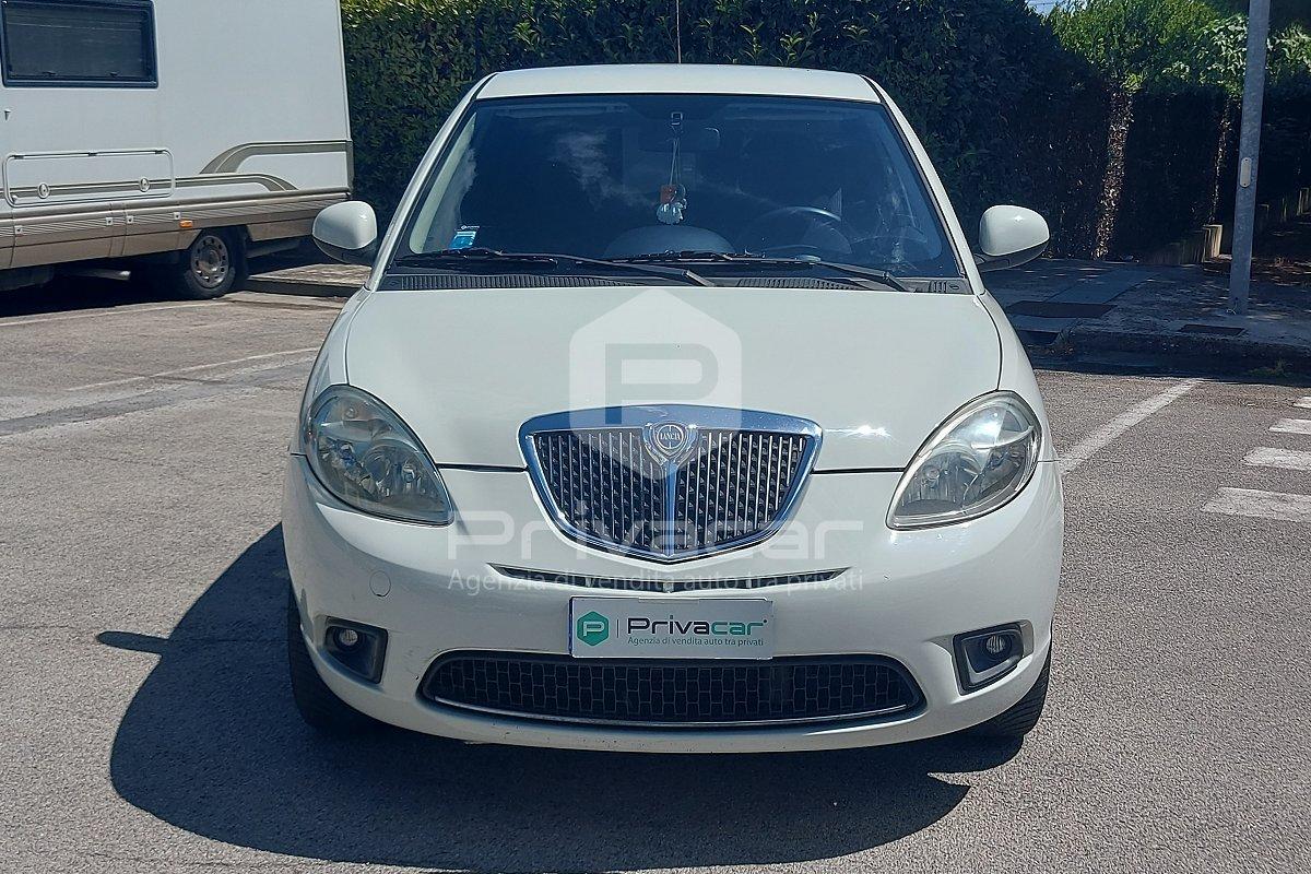 LANCIA Ypsilon 1.3 MJT 75 CV MomoDesign
