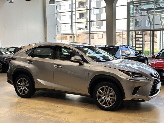 LEXUS NX 300 Hybrid 4WD Luxury - 18" - Camera - Pelle nera