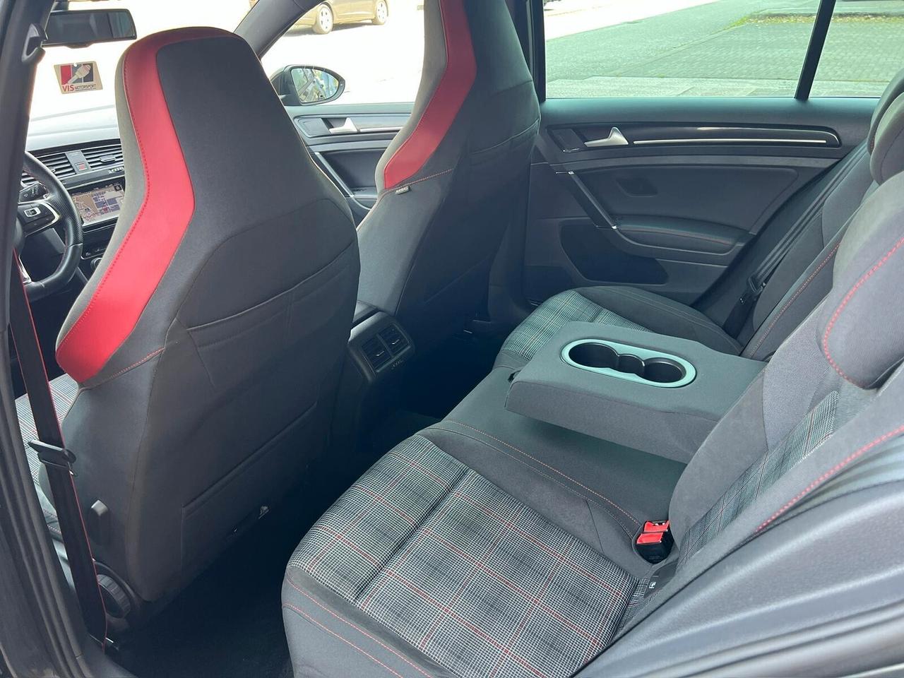 Volkswagen Golf GTI Performance 2.0 TSI DSG 230cv