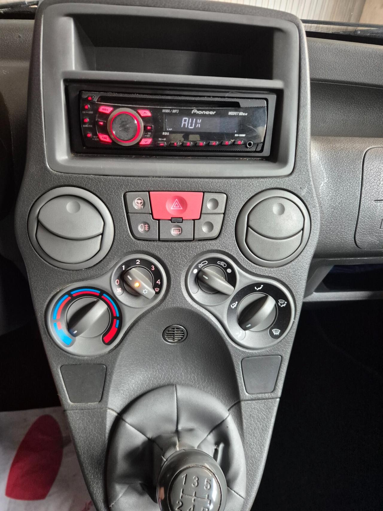 Fiat Panda 1.2 benzina euro 5 neo patentati