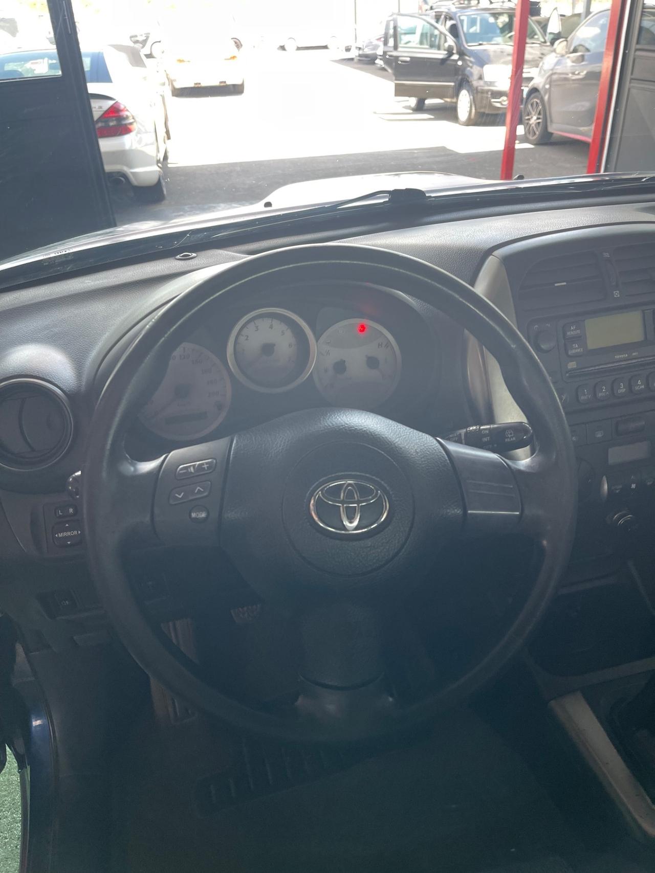 Toyota RAV 4 2.0 D-4D 4x4 Neopatentati PERMUTE RATE