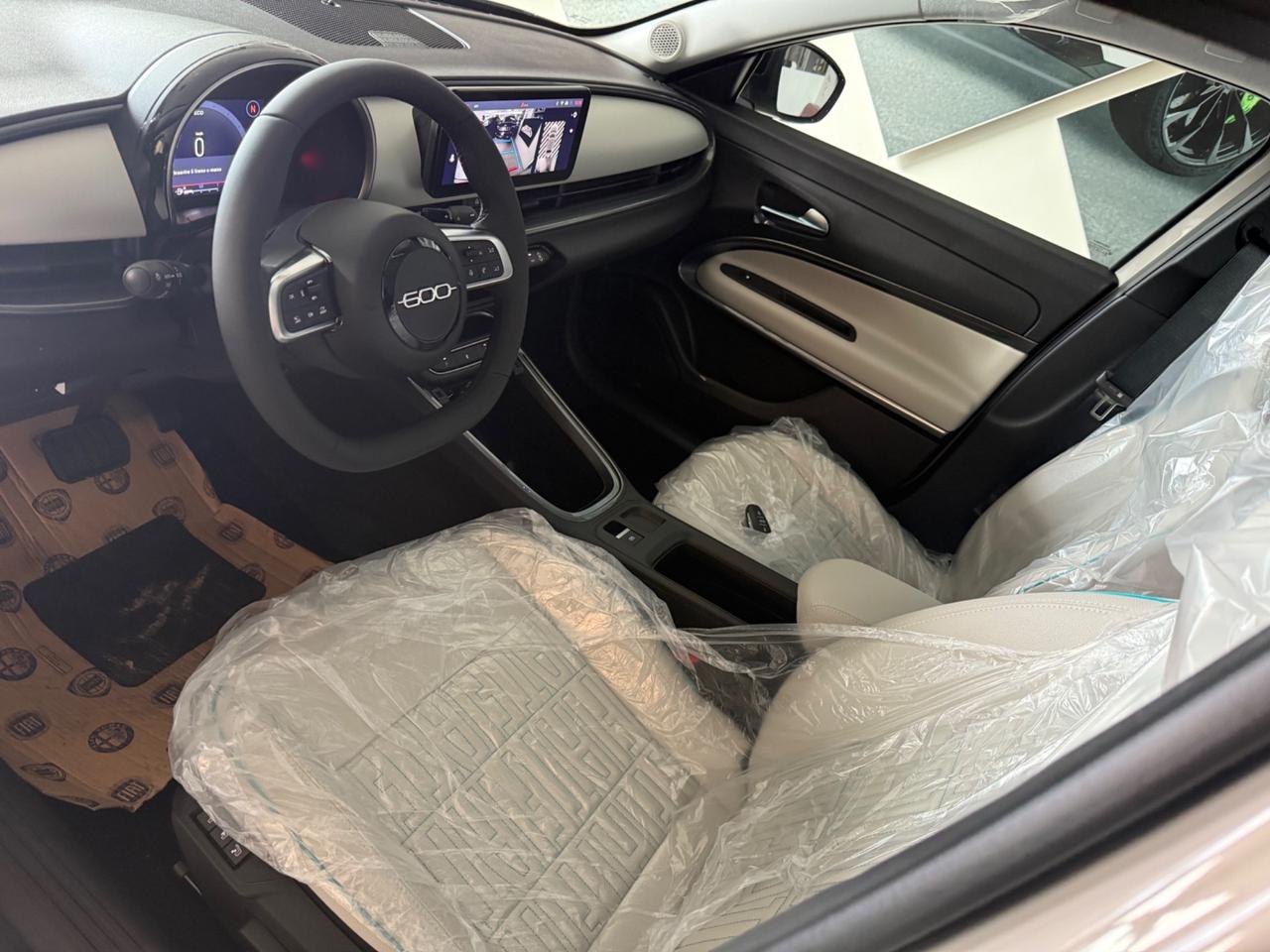 Fiat 600 Hybrid 145 CV DCT MHEV La Prima