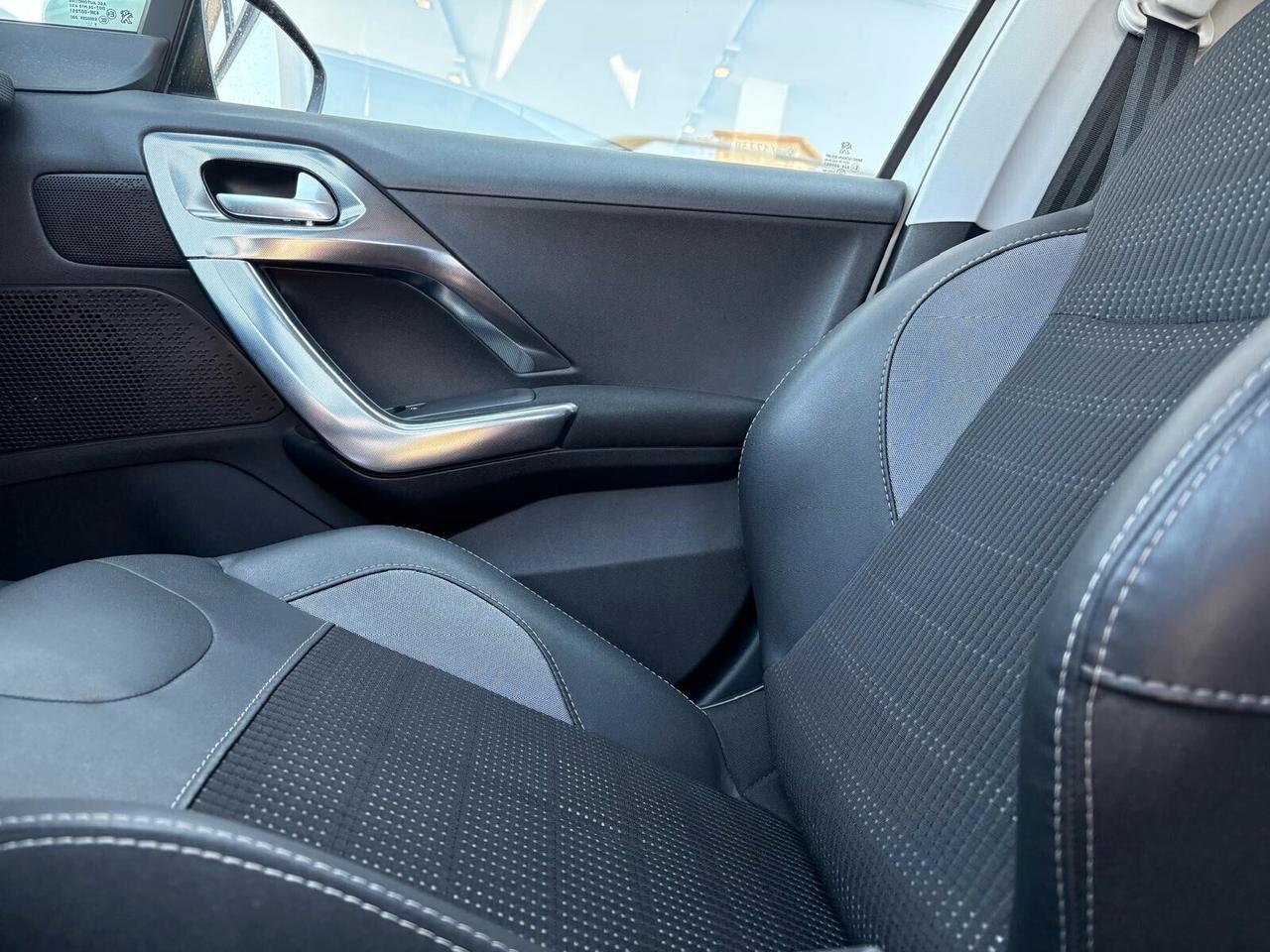 Peugeot 2008 ALLURE PureTech Turbo 110 mt UNICO PR.