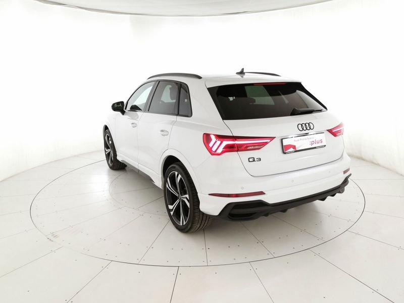 Audi Q3 35 1.5 tfsi Identity Black s-tronic