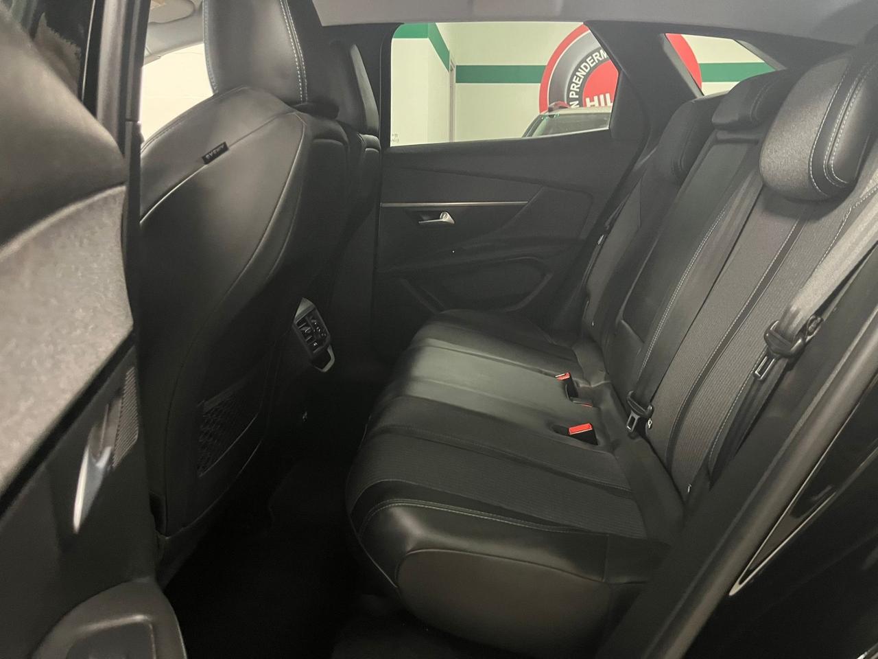 Peugeot 3008 BlueHDi 130 S&S EAT8 Allure