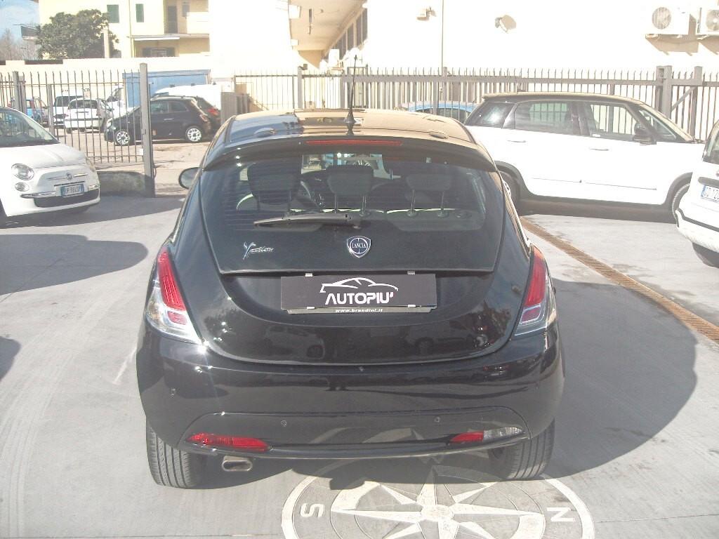Lancia Ypsilon 1.2 69 CV Gold - 2016