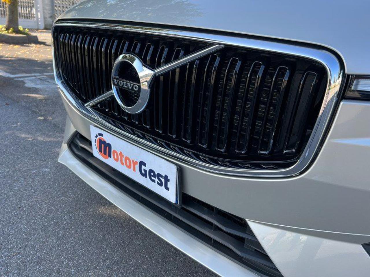 Volvo XC60 B4 (d) AWD Geartronic Business Plus