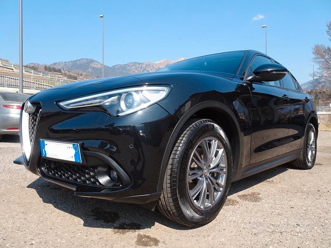 Alfa stelvio 2.2 210cv Q4 pelle navig cam led 2018