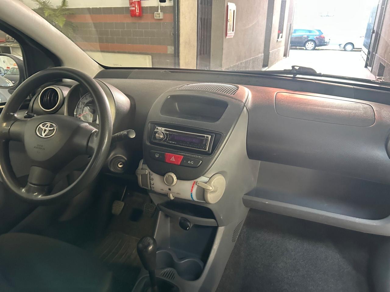Toyota Aygo 1.0 12V VVT-i 5 porte Sol
