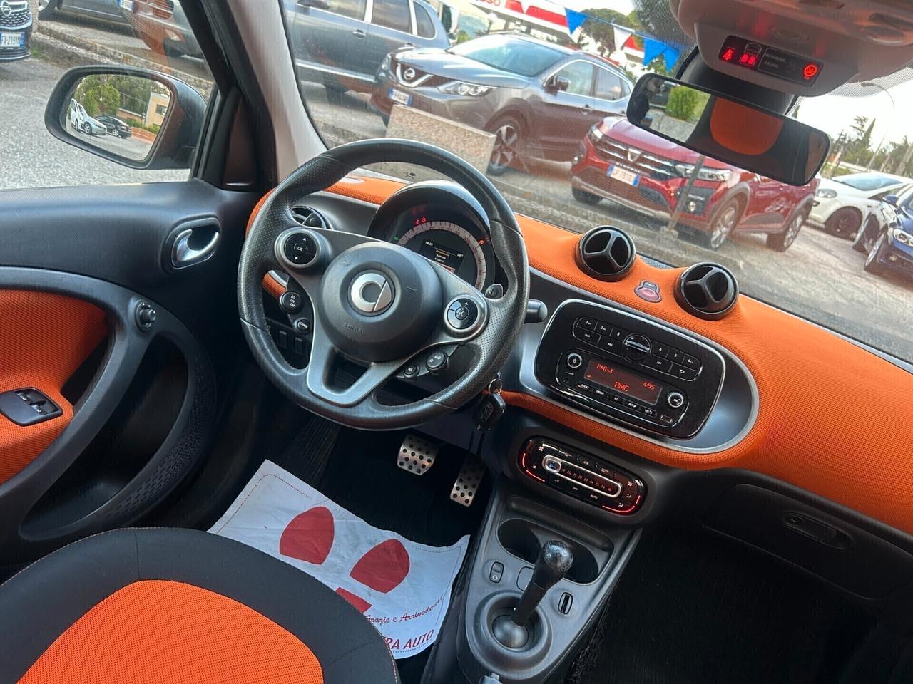 " UNA CHICCA " Smart ForFour 70 1.0 twinamic Passion
