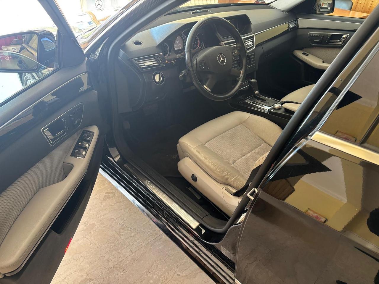 Mercedes-benz E 220 CDI BlueEFFICIENCY Avantgarde AMG