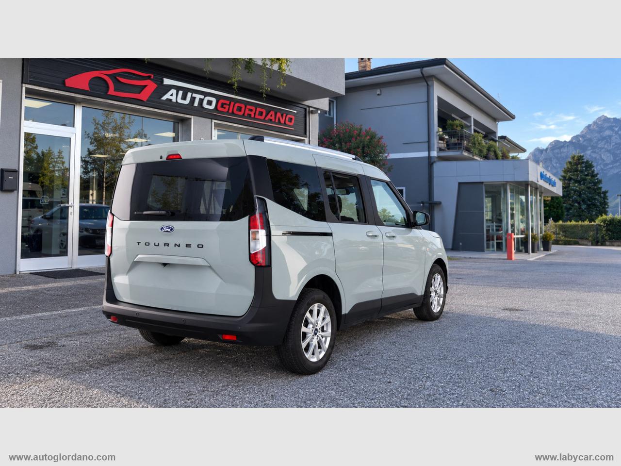 FORD Tourneo Courier 1.0 EcoBoost Titanium