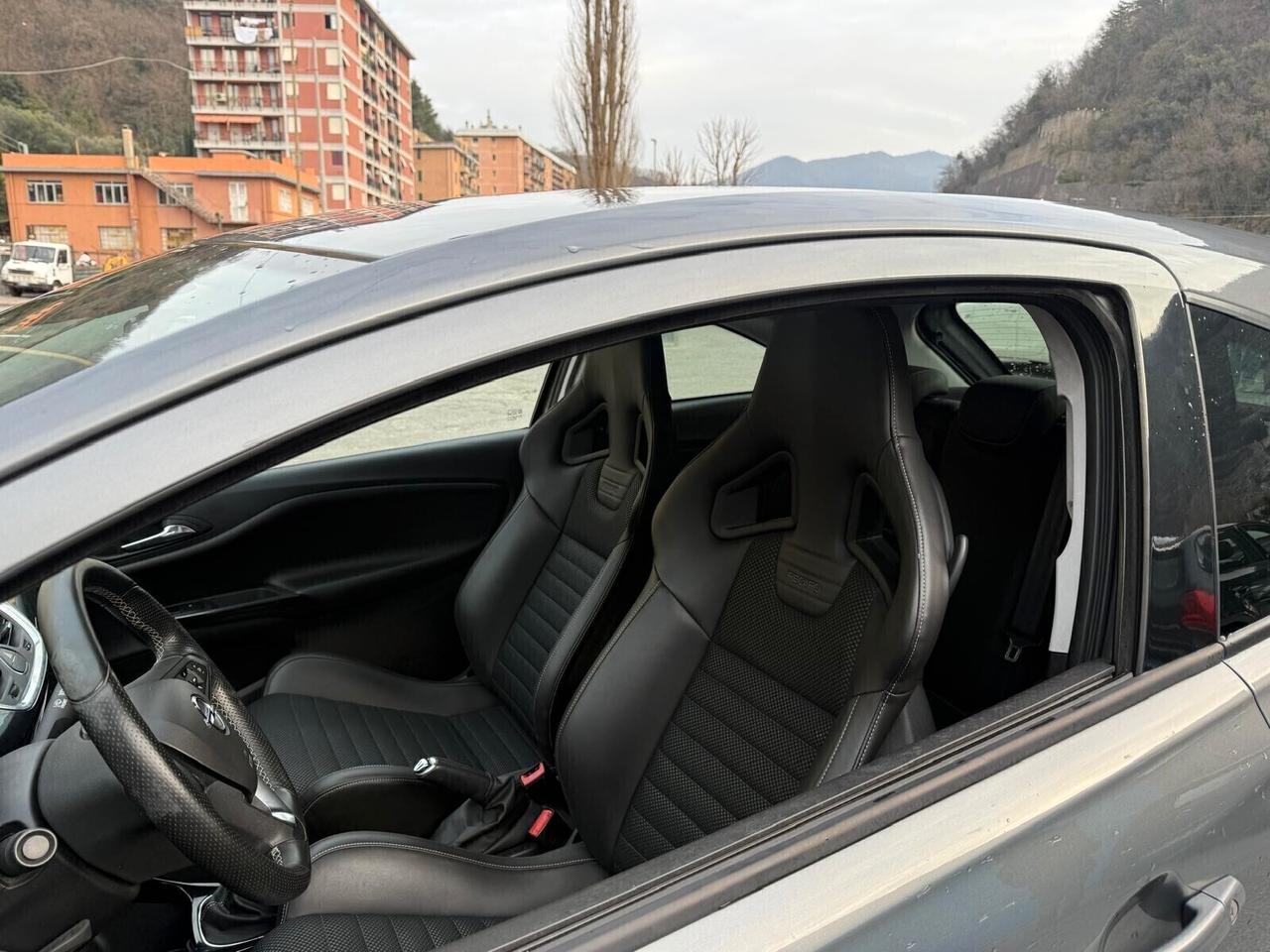 Opel Corsa 1.6 Turbo Coupé OPC