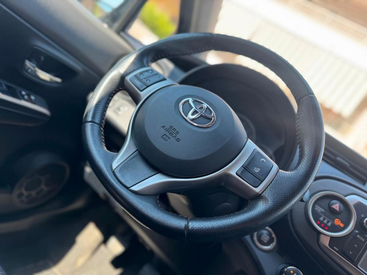 Toyota Yaris 1.3 5 porte Lounge