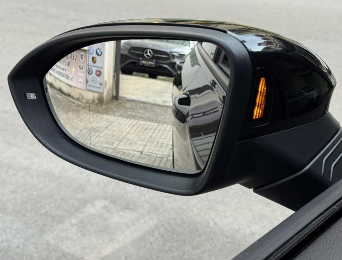 Volkswagen Golf 8.5 GTI 2.0 TSI 265CV