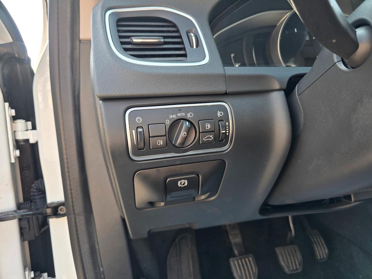 Volvo V60 D2 NEOPATENTATI