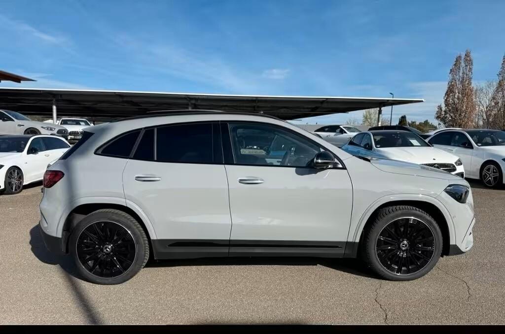 MERCEDES-BENZ GLA 200D NEW 150CV AUTOMATIC 4MATIC AMG LINE ( FARI LED - TETTO PANORAMICO APR. - AMBIENT LIGHTS - PELLE - CRUISE - NIGHT PACK - NAVI PREMIUM - PARK ASSIST - TELECAMERA 360 - CERCHI 20 ) KM 3000