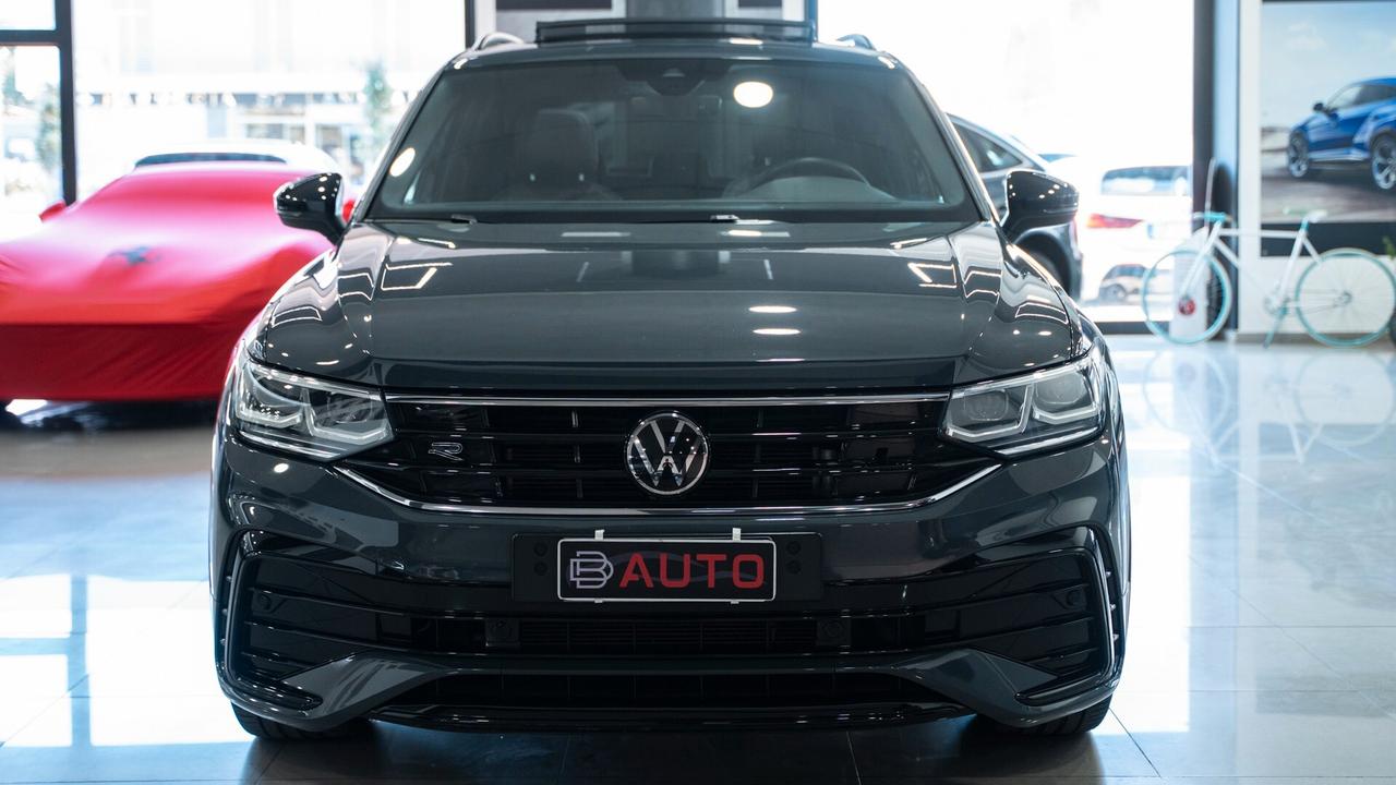 Volkswagen Tiguan 2.0 TDI 200 CV 2 X R LINE DSG 4MOTION SCR TETTO VIRTUAL CKT PACK LUCI XENO FULL OP
