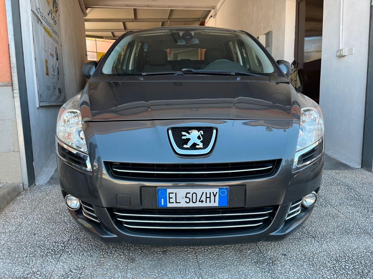 Peugeot 5008 1.6 HDi 112CV Allure 7 POSTI