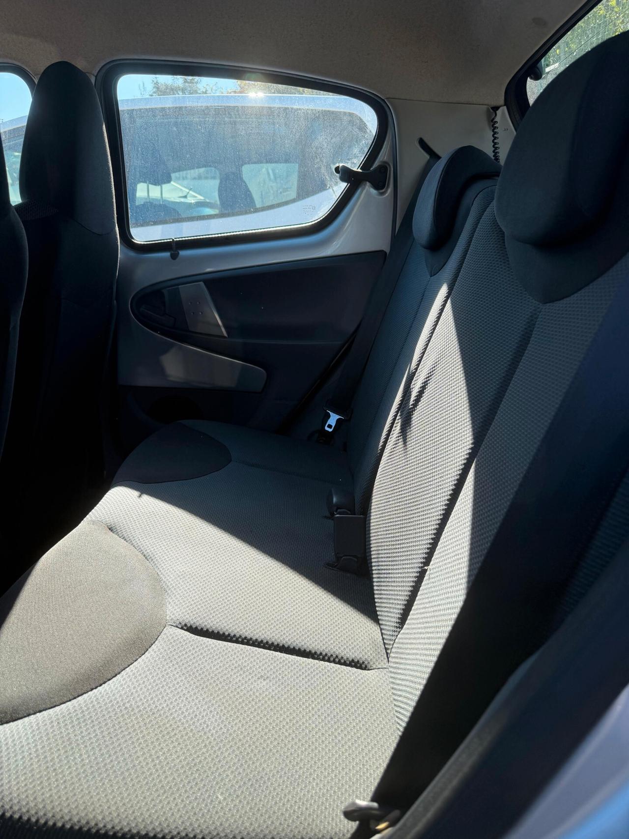 Toyota Aygo 1.4 turbodiesel 5 porte Sol