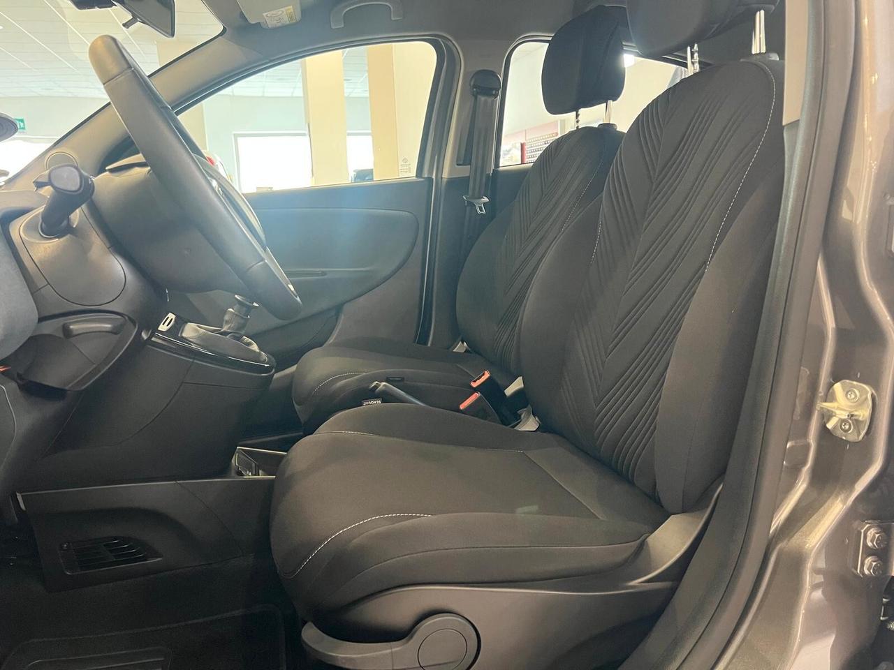 Lancia Ypsilon 1.0 FireFly 5 porte S&S Hybrid Gold