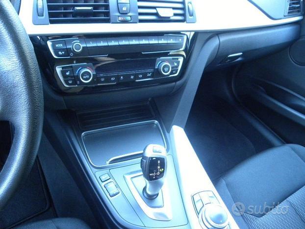BMW 318 i Touring Business Advantage aut.