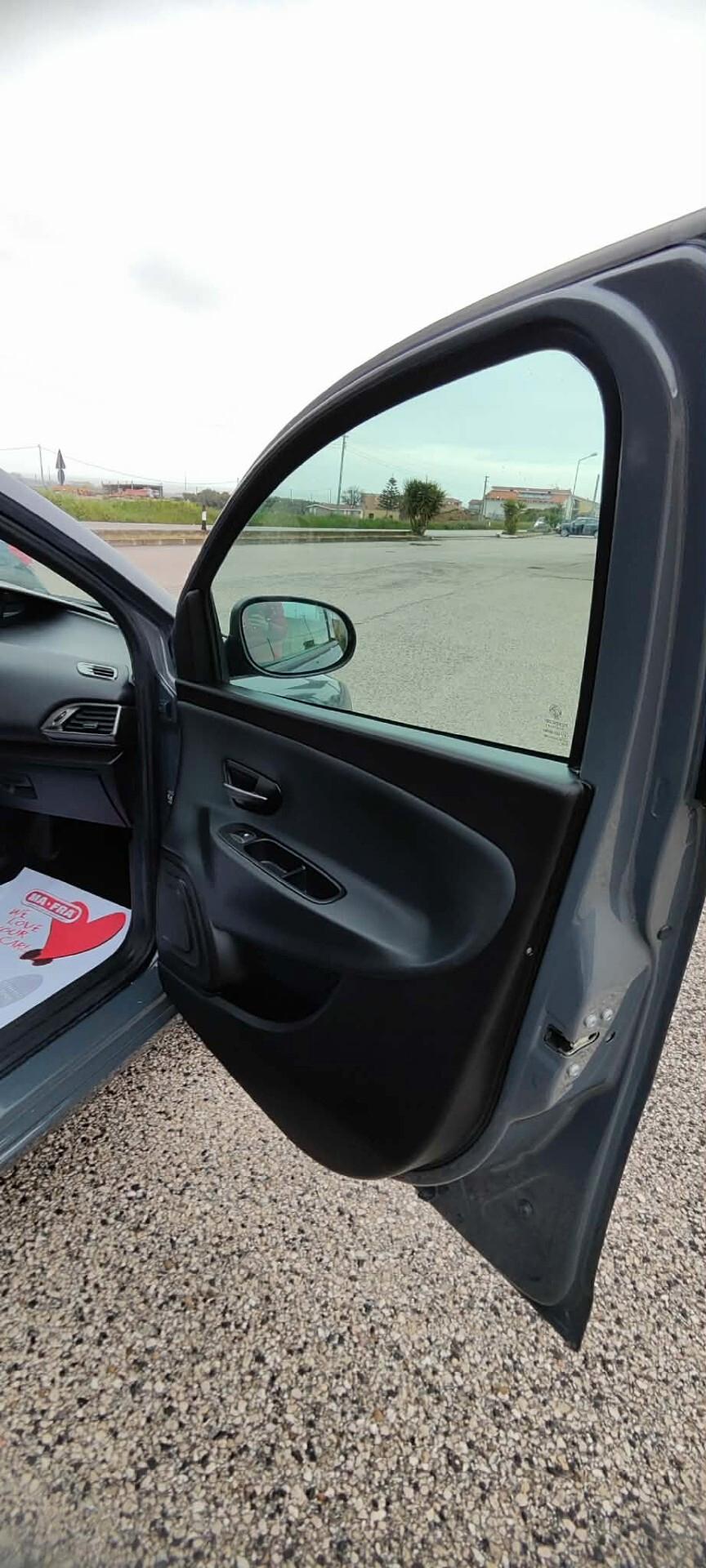 Lancia Ypsilon 0.9 TwinAir 85 CV 5 porte Metano Ecochic Gold